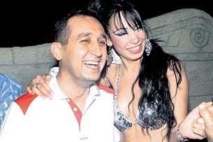 ’Sulu’ kaymakam telefona takıldı