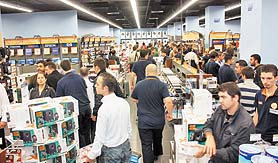 Media Markt’ta ucuzluk kuyruğu