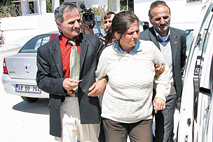 Oğlu intihar etti, anne serbest