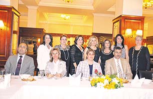 100 öğrenciye 100’er lira burs için bir araya geldiler