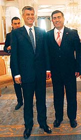 Kosovalılara çifte  vatandaşlık müjdesi