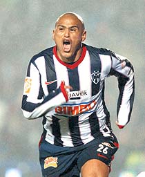Kaleye DONİ forvete  SUAZO