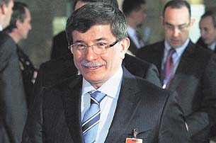 Davutoğlu: Savaş mı yoksa diplomasi mi?