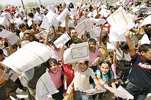 Öğrenciler karne aldı tatile ‘merhaba’ dedi