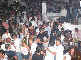 ayvalik ta eglence hic bitmiyor sarmasik haberleri