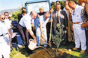 Bakanların barış ağacı meyve verdi