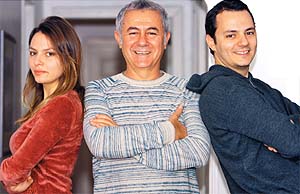 Siyasette çıtayı yükseltti işleri çocuklarına bıraktı