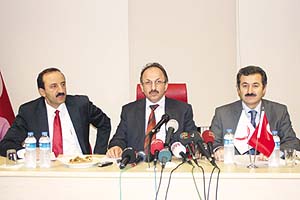 Menemen testisi gibi dizip kör etti