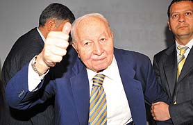 Necmettin Erbakan hayata veda etti