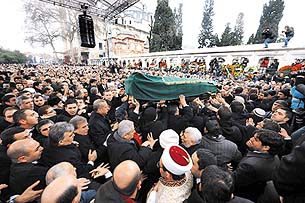 Erbakan Hoca’yı yüz binler uğurladı