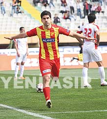Göztepe rakiplerini kıskandırıyor