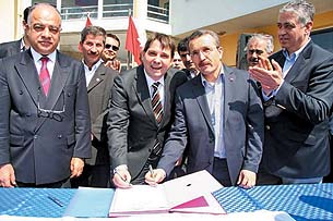 Konak’ta sözleşme sevinci