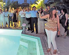 Kendi yolunu çizdi sevgiyle hayata tutundu