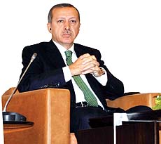 İsrail bölge için tehdit çünkü atom bombası var