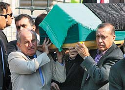 Erdoğan’dan anneye gözü yaşlı veda