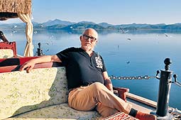 Düğme dikmeyi bilmeyenler büyük paralar kazanıyor!