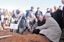 Ege’nin en büyük badem bahçesi Manisa’da kuruldu