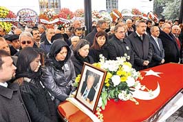 Erhan Ağabey’i sonsuza uğurladık