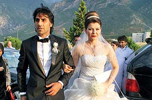 Abdülhey düğün masraflarını istiyor