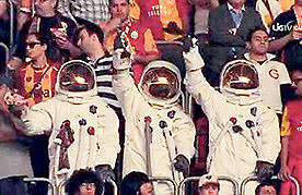 ASLAN YİNE YAZDI DESTAN