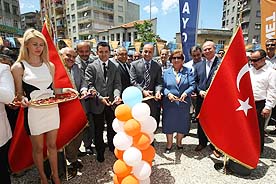 Izmir In En Buyuk Ttnet Ve Turk Telekom Magazasi Hizmete Acildi Ekonomi Haberleri