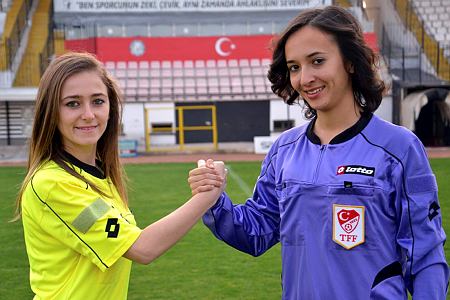 Kadınlar Artık ’Ofsayt’ Nedir Biliyor