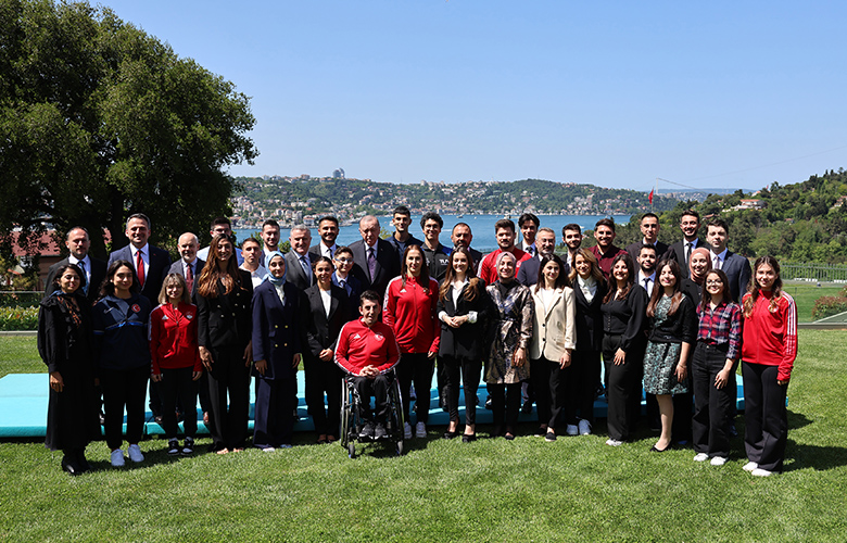 Başkan Erdoğan’dan 19 Mayıs Atatürk’ü Anma, Gençlik ve Spor Bayramı’nda gençlerle buluşma