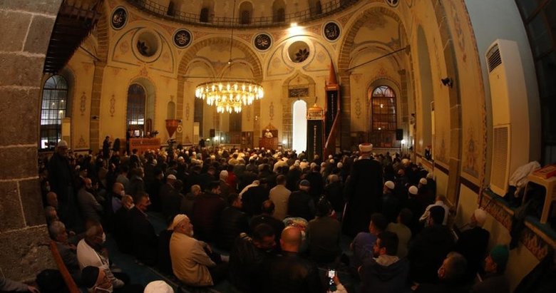 Diyanet 6 Aralık cuma hutbesini yayınladı! Cuma hutbesi tam metni...