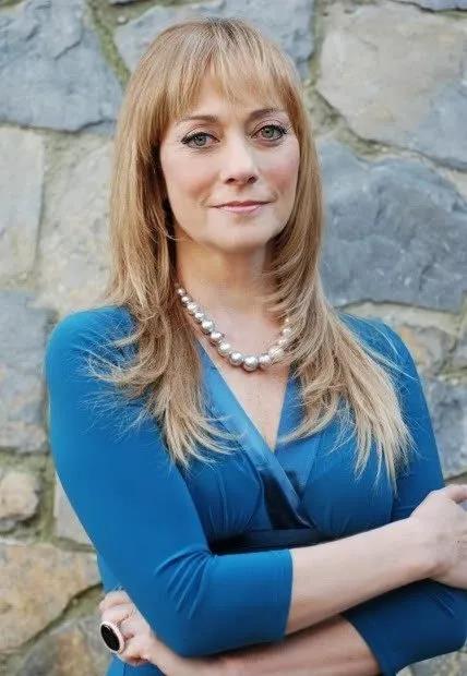 Ünlüler 2025 için kutlama mesajları paylaştı: Mutlulukların paylaşıldığı bir yıl olsun