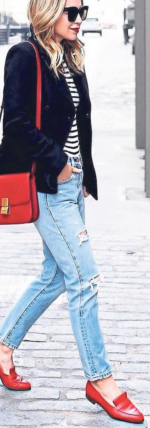 Kırmızı ayakkabılarla şıklığın formülü