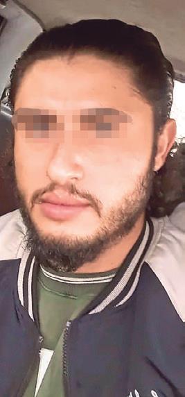 Hain evlat babasını sırtından bıçakladı