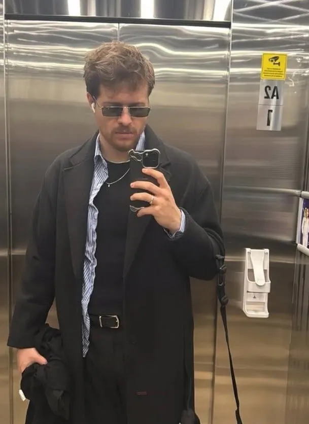 Yeni projesi için tam 10 kilo verdi