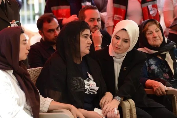 Hatay şehitlerine acı veda: İstanbul ve Giresun’da tören düzenlendi