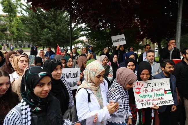 Üniversitelerde ilk ders: Gazze’de yaşanan insan hakları ihlaller