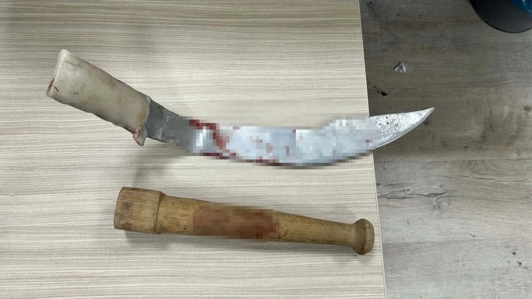 İzmir’de hareketli anlar! Kayınpeder ile damadın palalı kavgasında kan aktı