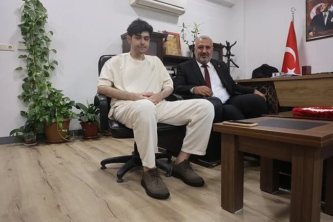 SON DAKİKA: Hatay’da deprem sonrası yaşama küsen Barış’tan sevindiren haber! Tırnaklarını kesmiyor banyo yapmıyordu...