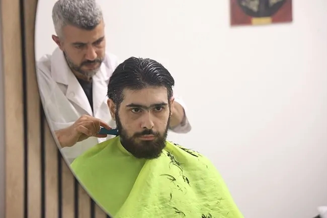 SON DAKİKA: Hatay’da deprem sonrası yaşama küsen Barış’tan sevindiren haber! Tırnaklarını kesmiyor banyo yapmıyordu...