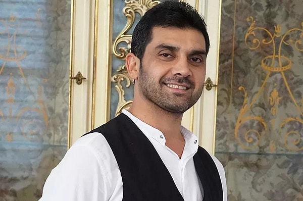 ’Popstar’ yarışmasıyla adını duyurmuştu... Şarkıcı Bayhan’ın siyahlar içindeki evi hayran bıraktı: Tesbih koleksiyonu olay oldu!