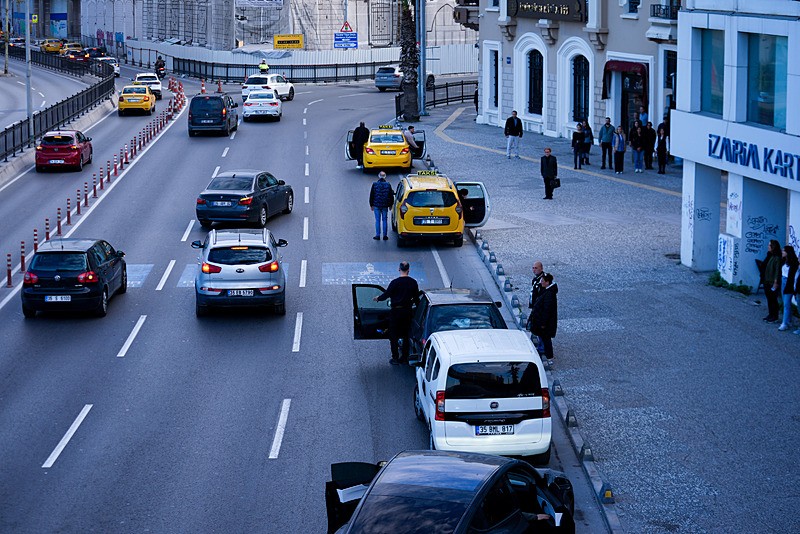 Saat 9’u 5 geçe Türkiye’de yaşam durdu!