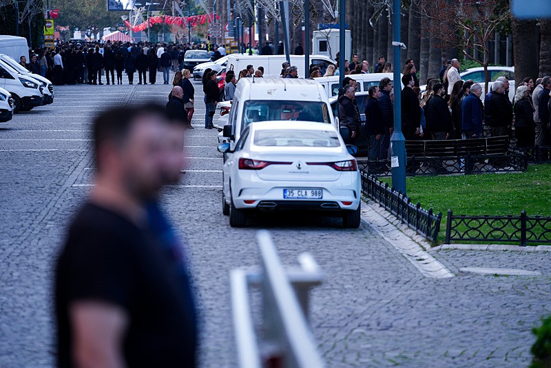 Saat 9’u 5 geçe Türkiye’de yaşam durdu!