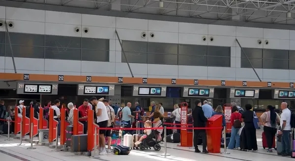 Bakan Uraloğlu açıkladı: 11 ayda 229,7 milyon yolcu havayoluyla seyahat etti