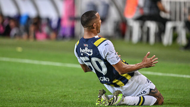 Fenerbahçe’de yeni karar! Brezilyalı savunmacı kadro dışı bırakıldı