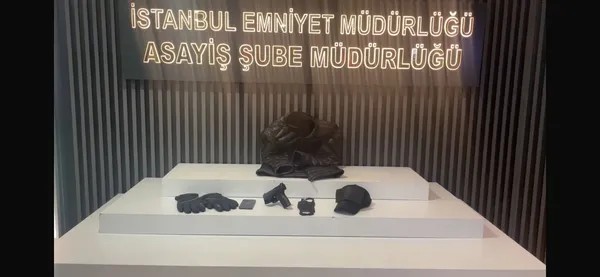 Arabada oturan sevgililere maskeli gaspçı şoku