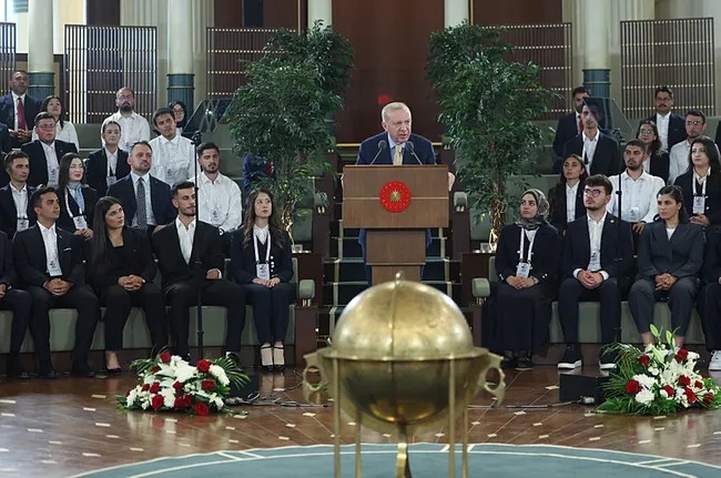 Başkan Erdoğan: En büyük yatırımı gençlerimize yapmaya devam edeceğiz