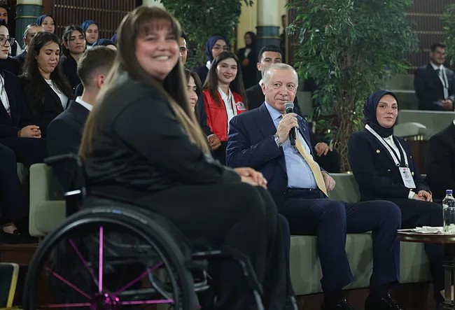 Başkan Erdoğan: En büyük yatırımı gençlerimize yapmaya devam edeceğiz