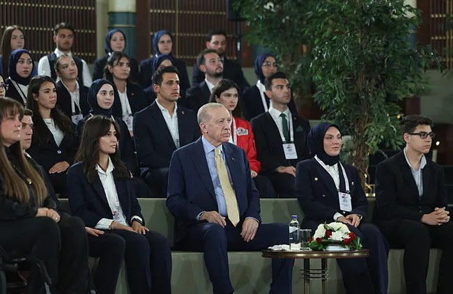 Başkan Erdoğan: En büyük yatırımı gençlerimize yapmaya devam edeceğiz