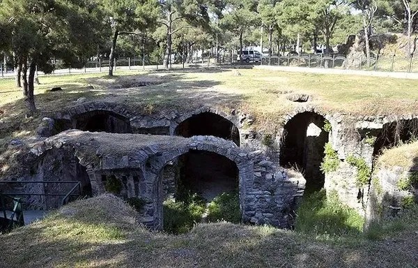 izmirin-bu-hikayesini-duydunuz-mu-kadifekale-yeralti-sarniclari-1787734774582.jpeg