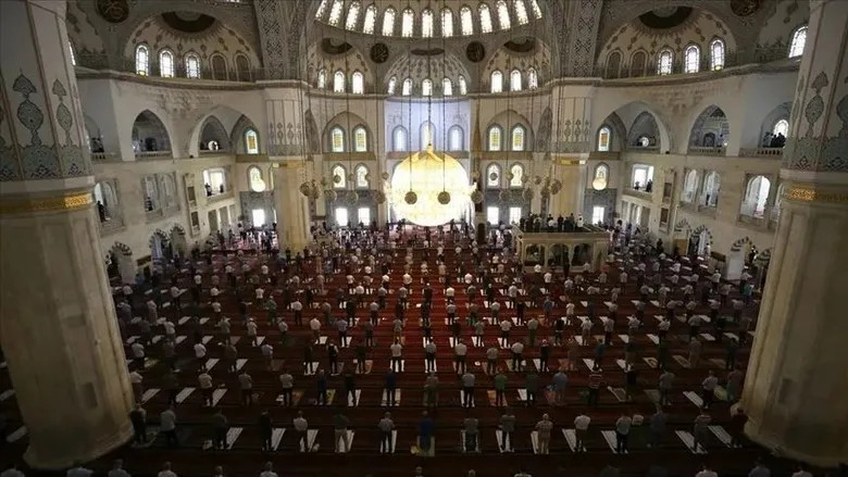 İzmir cuma namazı saati 4 Eylül 2026 | Diyanet İzmir öğle ezanı saat kaçta okunuyor?
