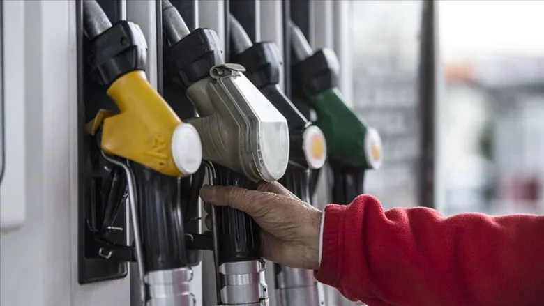 akaryakita-indirim-mi-geldi-18-eylul-cuma-guncel-motorin-benzin-lpg-fiyatlari-1789712425947.png