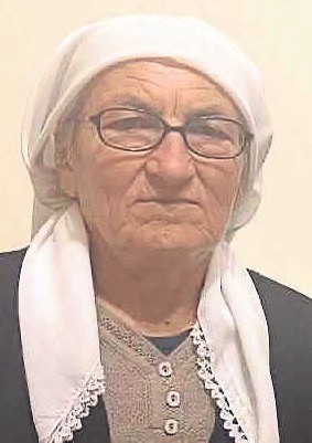 Yaşlı çift traktörün altında can verdi